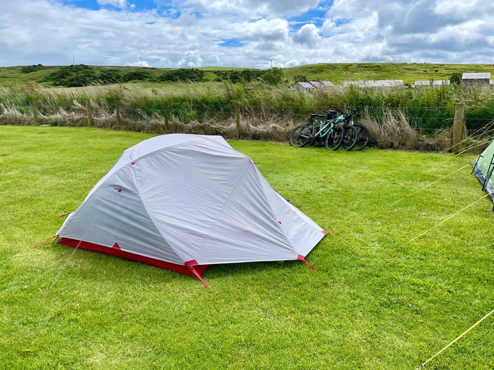 Tent Size: 2 person + Vehicle